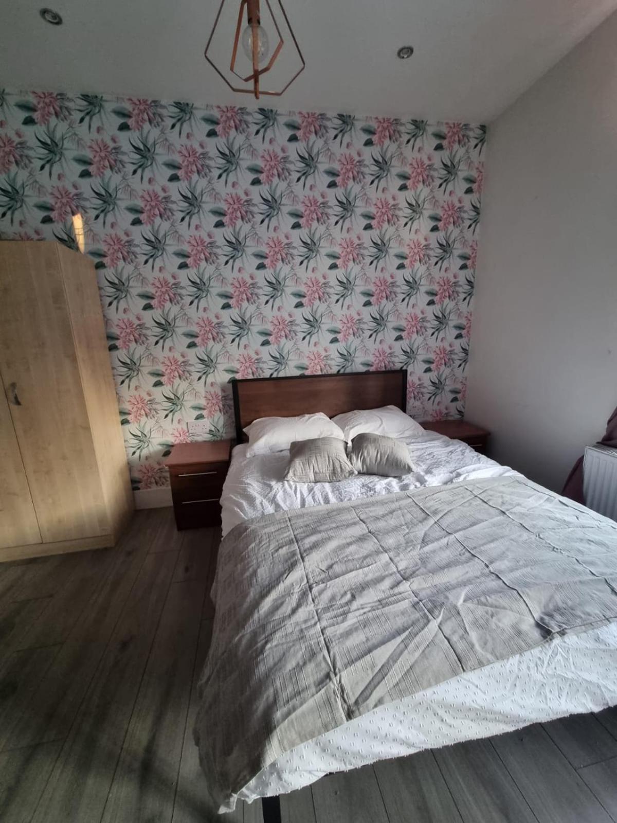 1 Bed Flat In Levenshulme * Manchester